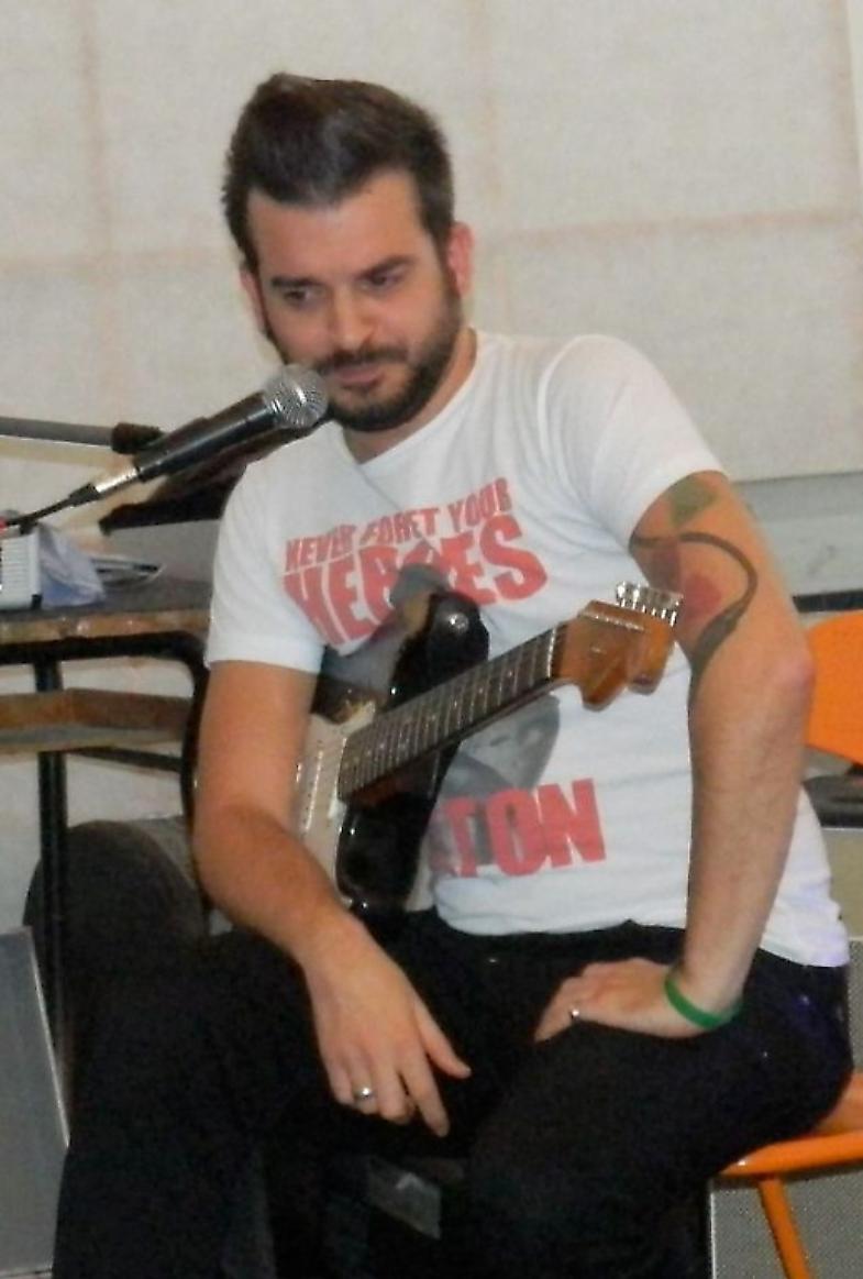 Mattia Tedesco suona per Vasco La Provincia
