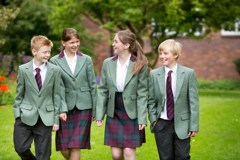 The differences between British and Italian people traditions La