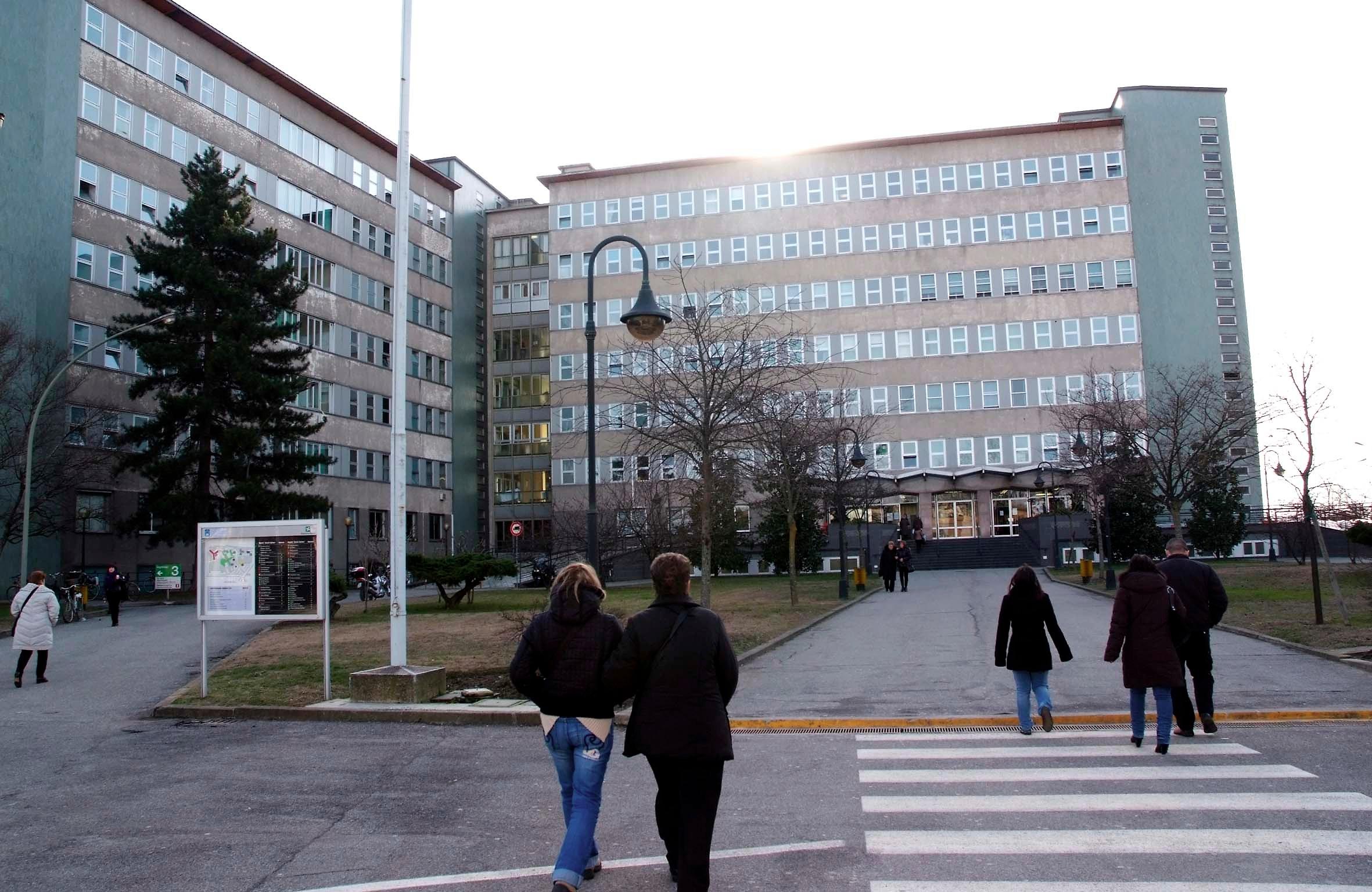 furti all ospedale maggiore medico arrestato la provincia