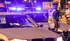 Ubriaco alla guida scappa dalla polizia, 43enne nei guai