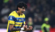 Tonfo Milan a San Siro: il Parma passa con Troilo, Inter a +10