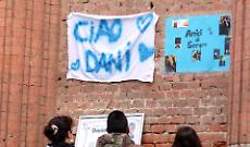 Lo strazio di parenti e amici al funerale di Daniele Tanzi