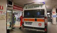 Scontro tra biciclette: due adolescenti soccorsi in città
