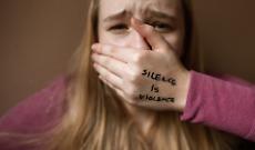 Maltrattamenti in famiglia: picchiava da anni la moglie, allontanato da casa