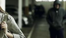 Perseguita la ex moglie e il nuovo compagno, divieto di avvicinamento per lo stalker