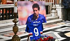 Vialli, a Genova in cinquemila per il saluto al campione