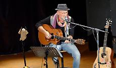 Bressanelli: «Il passaparola per viaggiare con le canzoni»