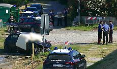 Auto nel fiume, ipotesi omicidio-suicidio