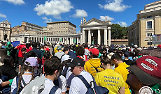 Il grazie degli adolescenti al Papa tra commozione e speranza