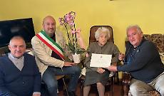 Cento candeline per Gesuina Raimondi: grande festa per il traguardo speciale