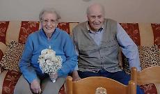 Settant'anni insieme, Pierina e Giacomo festeggiano l’amore con una preghiera alla Madonna