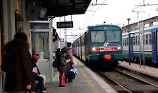 Guasto al passaggio a livello, mattinata di caos sui binari