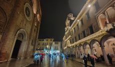 Natale salvo: luci ridotte, ma la festa ci sarà