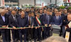 Il ministro Lollobrigida apre le Fiere Zootecniche: il mondo agricolo sotto i riflettori