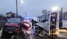 Frontale all'ingresso del paese, la Soncinese bloccata