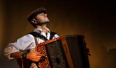 Balfolk di fine anno alla Soms, arriva Saro Calandi