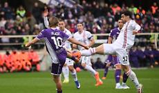 Traversa per la Fiorentina ma il risultato &egrave; sullo 0-0 all'intervallo