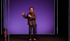 &laquo;La relazione &egrave; tossica, e la risata &egrave; inquieta&raquo;