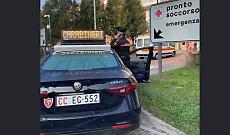 Si &ldquo;autodimette&rdquo; dall'ospedale e ruba una carrozzina, preso