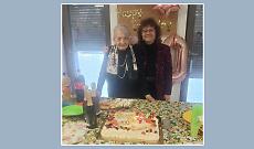 Luisa spegne cento candeline