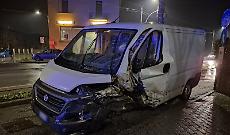 Scontro tra un'auto e un furgone, coinvolto un bambino di 7 anni