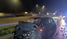 Schianto contro una spazzatrice: 24enne all'ospedale in elisoccorso