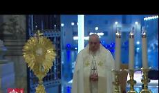 La preghiera di Papa Francesco nel deserto di piazza San Pietro