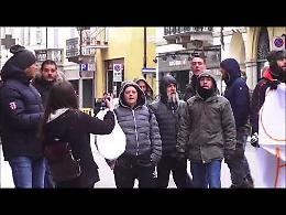 VIDEO - Le contestazioni del centro sociale Dordoni