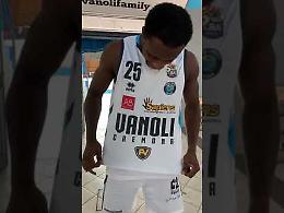 VIDEO Vanoli Basket Cremona: svelate le nuove divise