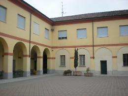 Sirino, 'serrata' al bar contro gli sputi