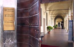 Folcioni, scarseggiano le aule
"Costretti a fare lezione sulle scale"