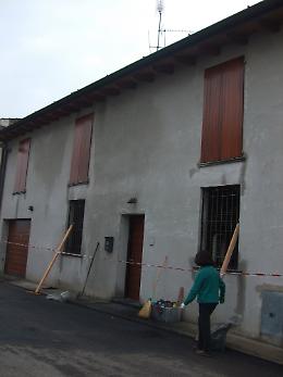 Famiglia scampata dalle fiamme, c'è una casa