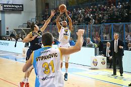 Vanoli, finale thrilling e vittoria con Montegranaro