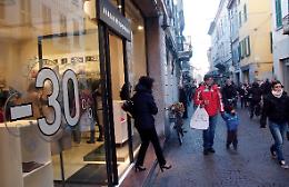 Approfitta dei saldi per far sparire l'incasso