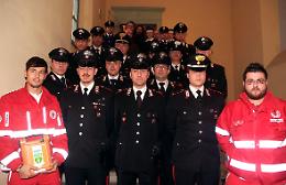 Le premiazioni di polizia e carabinieri dopo il corso per l'uso dei defibrillatori