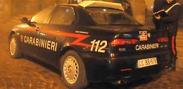 In auto con una prostituta minaccia di sparare ai carabinieri