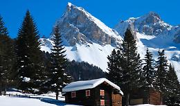 In Val di Fassa, facili escursioni con possibilità di discesa in slittino