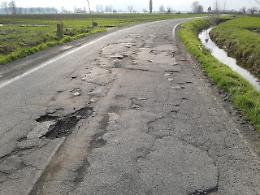 "Strade distrutte, non dimenticatevi delle frazioni"