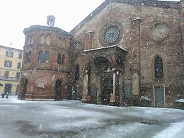 Nevicata inattesa, risveglio ammantato di bianco a Cremona