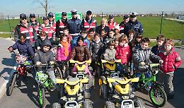 Bimbi a lezione di educazione stradale