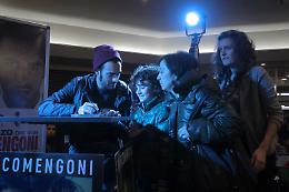 Marco Mengoni, l'Essenziale: poche parole e molti autografi