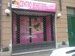 Sigilli al centro massaggi cinese: denunciati il titolare e due ragazze