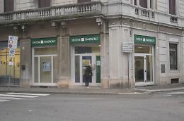 Falso allarme rapina, città blindata