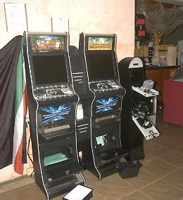 Razziati i videopoker del bocciodromo