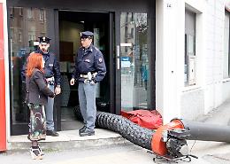 Principio di incendio alla banca Unicredit