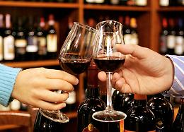 Cantine in Tour, il buon vino scende in piazza