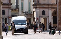 Taglio netto ai permessi per le auto in centro storico