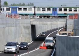 In auto sotto la ferrovia
Inaugurato il sottopasso