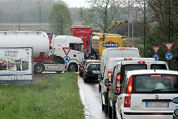 Lavori alla rotonda tra via Mantova via Zaist: code e disagi