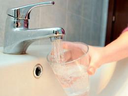 Stop al taglio dell'acqua alle famiglie che non riescono a pagare le bollette